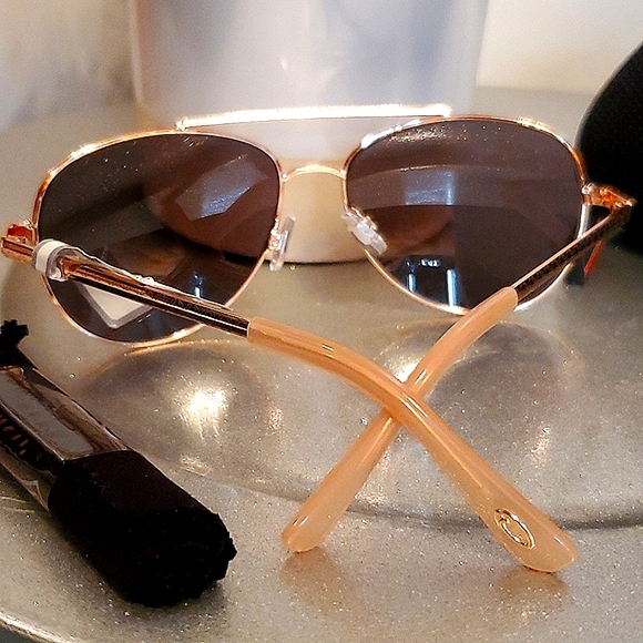 NWT Oscar De La Renta Rose Gold Sunglasses MOD3041  780 main image 12